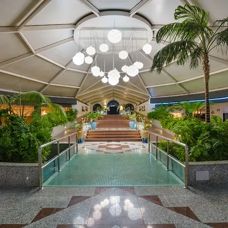 Relaxia Lanzasur Club - Aqualava Water Park 3* 普拉亚布兰卡