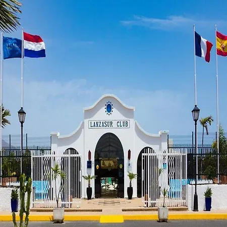 Hotel Relaxia Lanzasur Club - Aqualava Water Park 3*