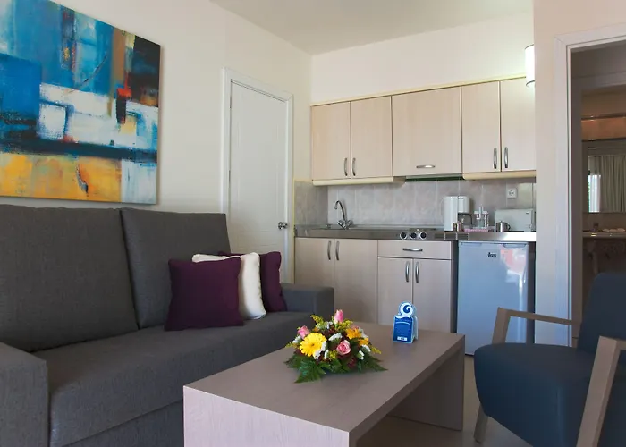 Relaxia Lanzasur Club - Aqualava Water Park מלון