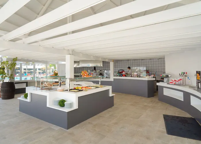 Relaxia Lanzasur Club - Aqualava Water Park מלון